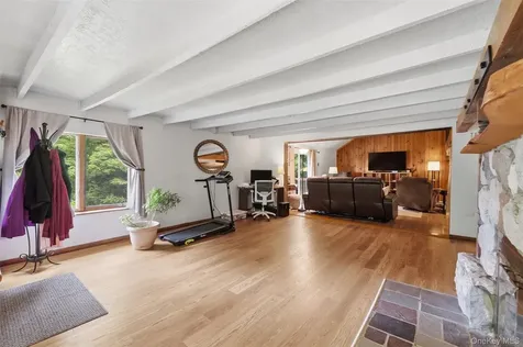 236 Hosner Mountain Road Hopewell Junction NY 12533
