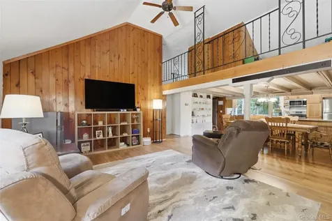 236 Hosner Mountain Road Hopewell Junction NY 12533