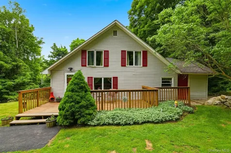 236 Hosner Mountain Road Hopewell Junction NY 12533