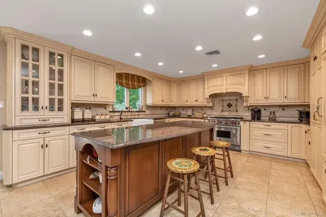 2114 Donna Drive Merrick NY 11566