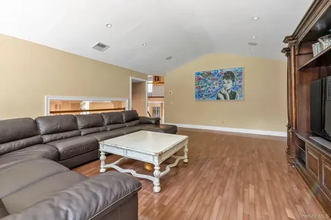 2114 Donna Drive Merrick NY 11566
