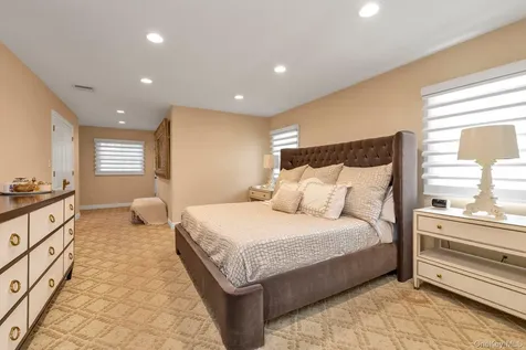 2114 Donna Drive Merrick NY 11566