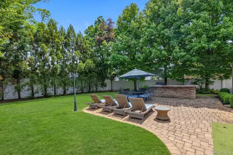 2114 Donna Drive Merrick NY 11566