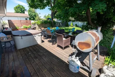 23 Martin Road S Bethpage NY 11714