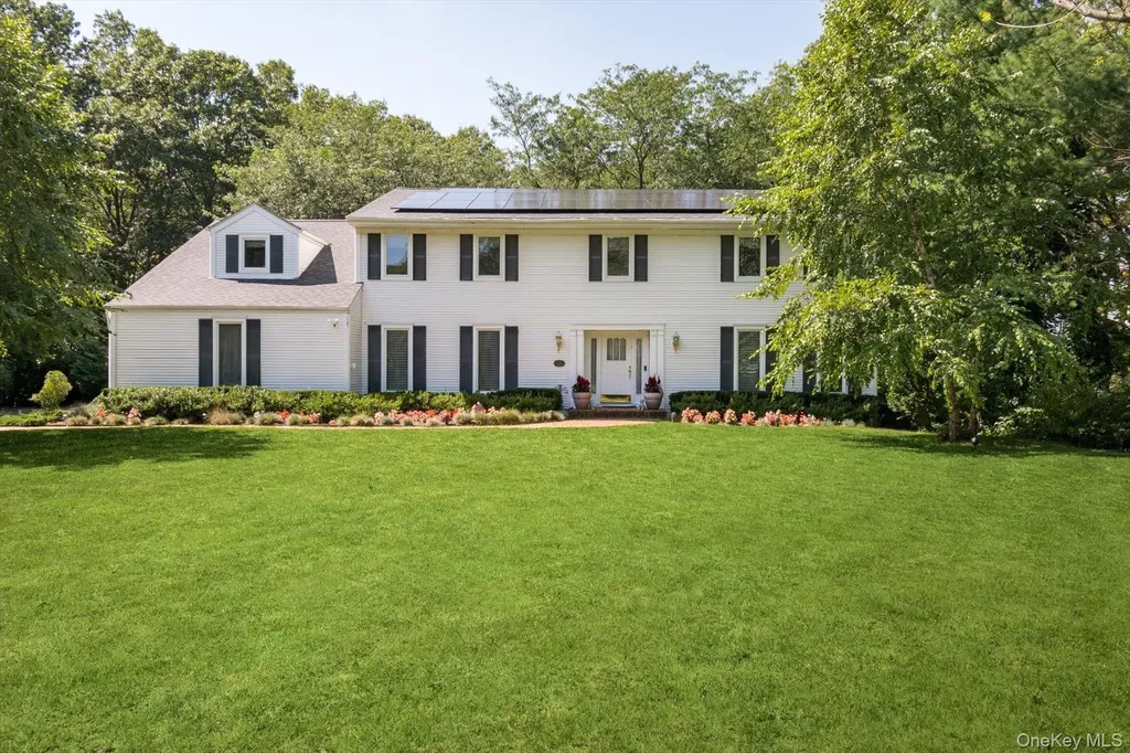 251 Baird Court Woodbury NY 11797