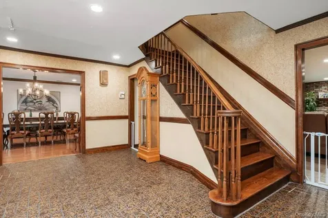 251 Baird Court Woodbury NY 11797