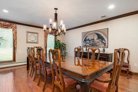 251 Baird Court Woodbury NY 11797
