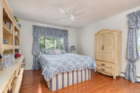 251 Baird Court Woodbury NY 11797