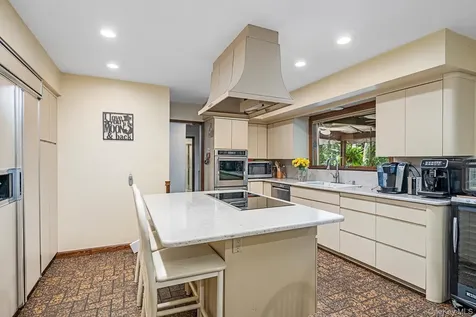251 Baird Court Woodbury NY 11797