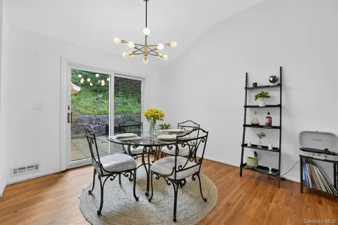 4 Pamela Lane Valhalla NY 10595