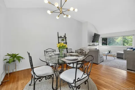 4 Pamela Lane Valhalla NY 10595