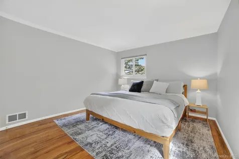 4 Pamela Lane Valhalla NY 10595