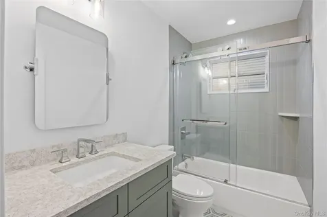 92 Biltmore Boulevard Massapequa NY 11758