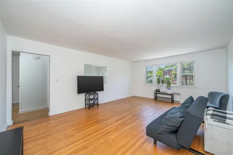191 Hildreth Place Yonkers NY 10704
