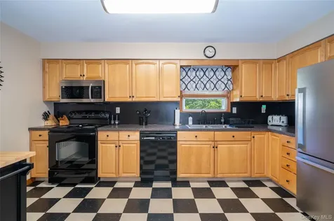 191 Hildreth Place Yonkers NY 10704