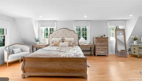 98 W Central Avenue Pearl River NY 10965