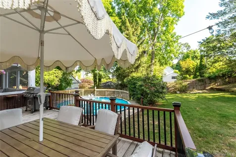 98 W Central Avenue Pearl River NY 10965
