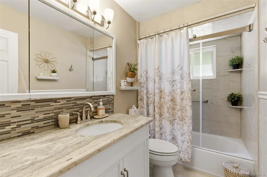 78 Cornell Drive Smithtown NY 11787