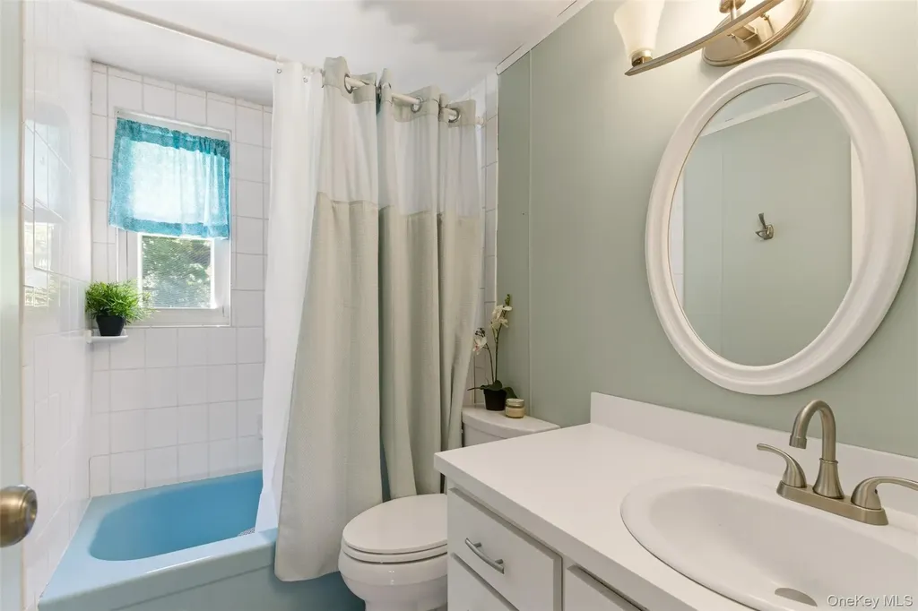 78 Cornell Drive Smithtown NY 11787