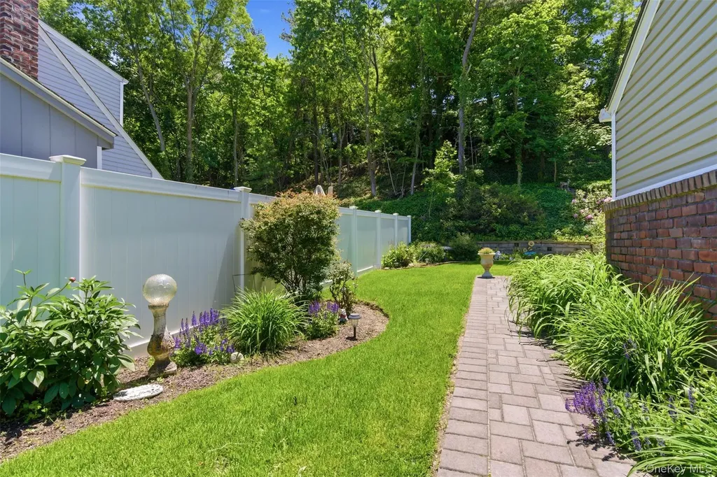 78 Cornell Drive Smithtown NY 11787