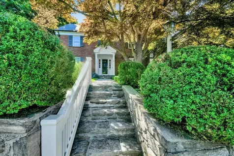 86 Caterson Terrace Hartsdale NY 10530
