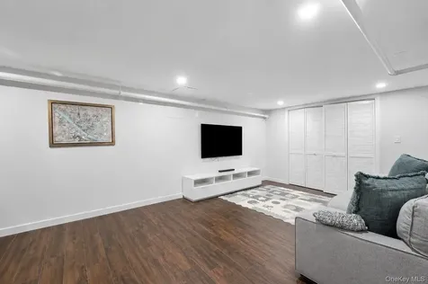 86 Caterson Terrace Hartsdale NY 10530