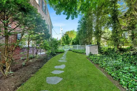 86 Caterson Terrace Hartsdale NY 10530