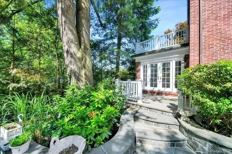 86 Caterson Terrace Hartsdale NY 10530