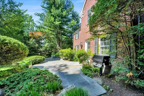 86 Caterson Terrace Hartsdale NY 10530