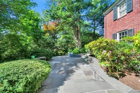86 Caterson Terrace Hartsdale NY 10530