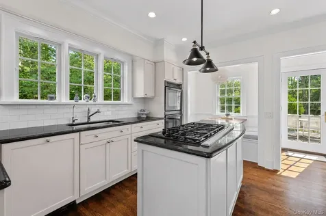 86 Caterson Terrace Hartsdale NY 10530