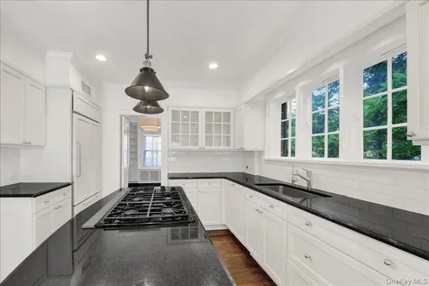 86 Caterson Terrace Hartsdale NY 10530
