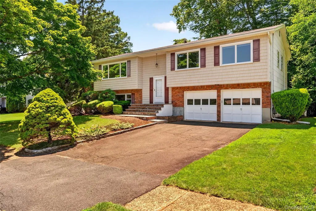 81 Poplar Street Nanuet NY 10954