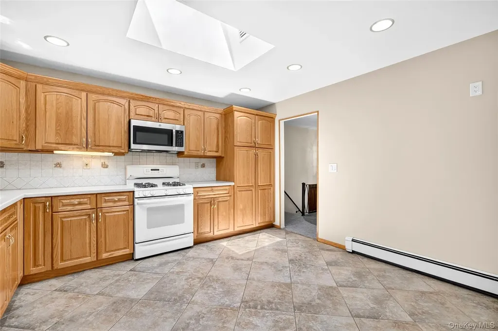 81 Poplar Street Nanuet NY 10954