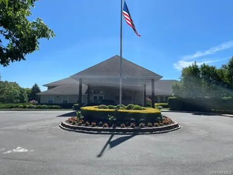 87 Summerfield Drive Holtsville NY 11742
