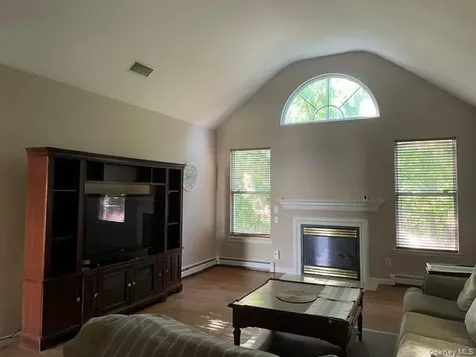 87 Summerfield Drive Holtsville NY 11742