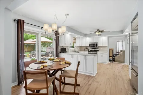 16 Wildwood Court East Islip NY 11730