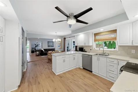 16 Wildwood Court East Islip NY 11730