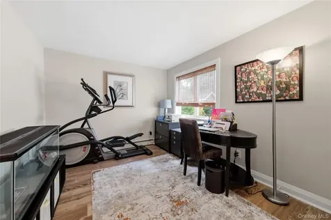 16 Wildwood Court East Islip NY 11730