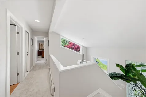 16 Wildwood Court East Islip NY 11730