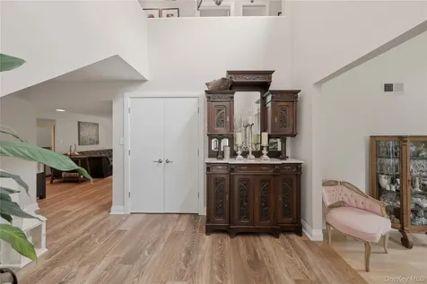 16 Wildwood Court East Islip NY 11730
