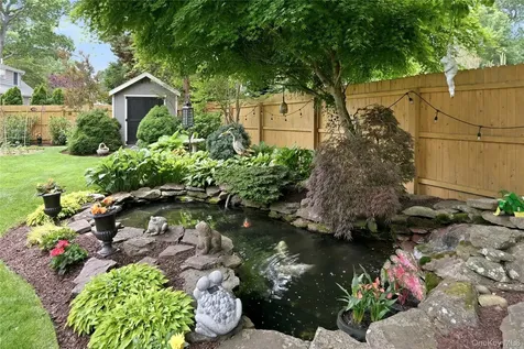 16 Wildwood Court East Islip NY 11730