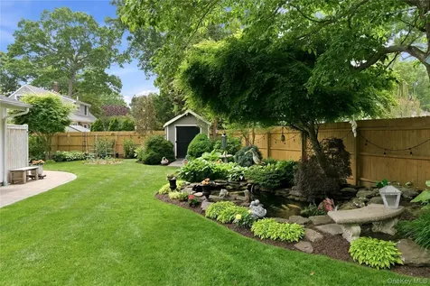 16 Wildwood Court East Islip NY 11730