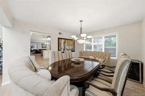 16 Wildwood Court East Islip NY 11730