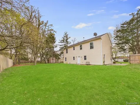 613 Bourdois Avenue Bellport NY 11713