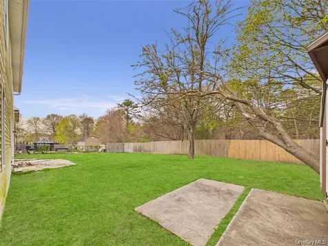 613 Bourdois Avenue Bellport NY 11713