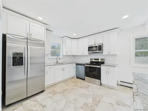 613 Bourdois Avenue Bellport NY 11713