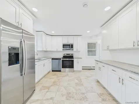 613 Bourdois Avenue Bellport NY 11713