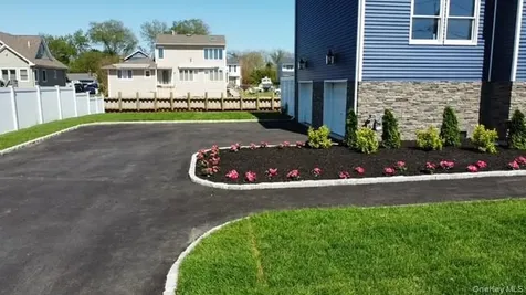 851 W Bay Drive West Islip NY 11795