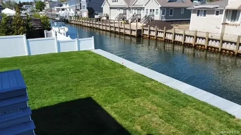 851 W Bay Drive West Islip NY 11795